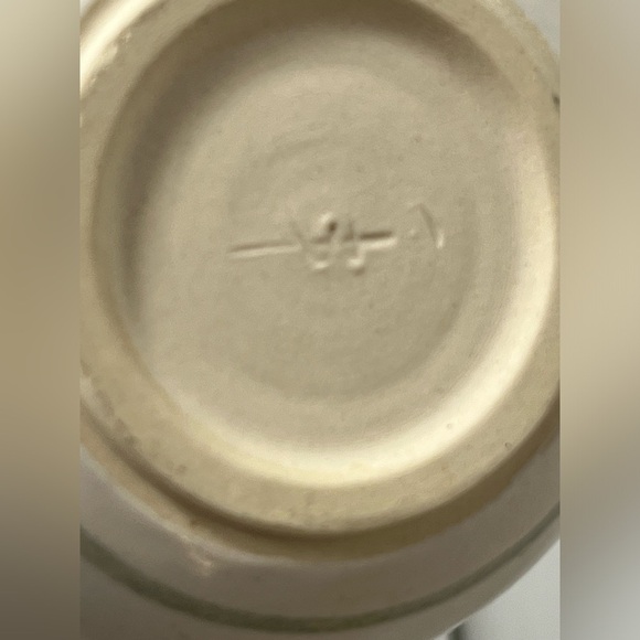 Set of 2 Matching Handmade Wheel Thrown Pottery Mugs Signed Cream Green - Picture 7 of 9